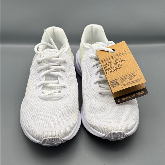 Nike Revolution 7 Running Shoe - Picture 2 of 5